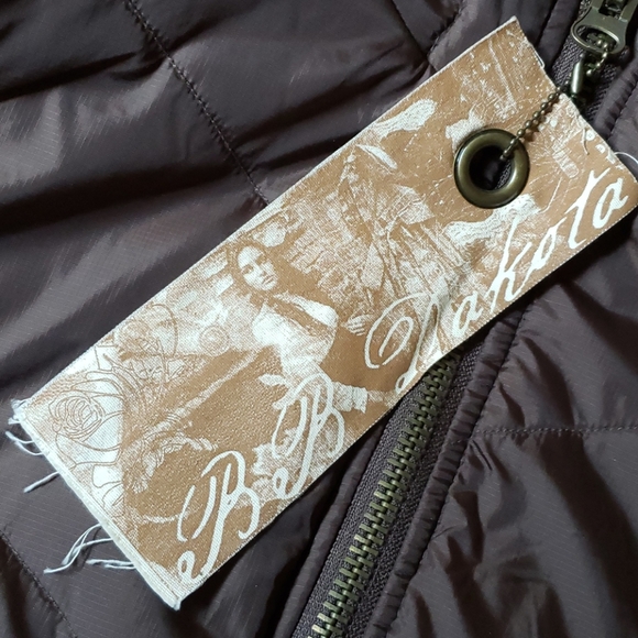 NWT Brown vest with fur hood - Picture 5 of 5